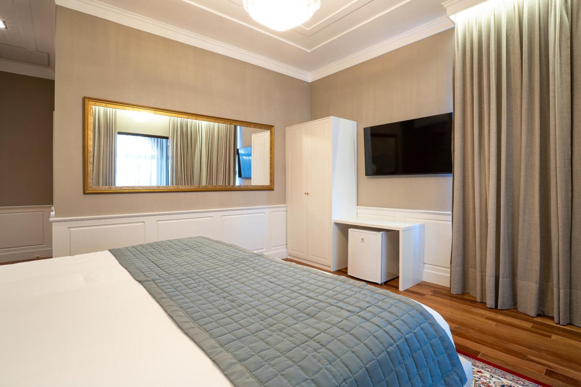 Pousada Luis XV Campos do Jordao Dış mekan fotoğraf A bedroom at the hotel